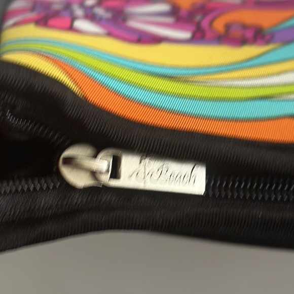 Beach by CLC. Mod art design, like new inside zipper pocket front zipper pocket - Picture 9 of 16